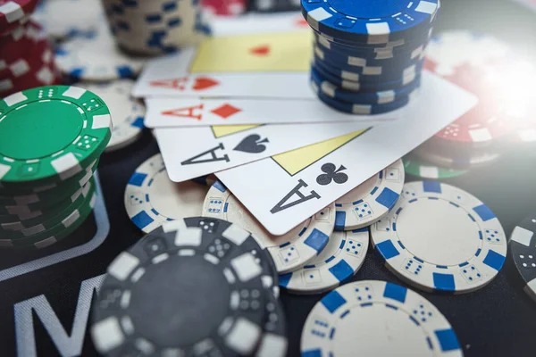 totolink platform dashboard showing live tables, slot games, and football markets